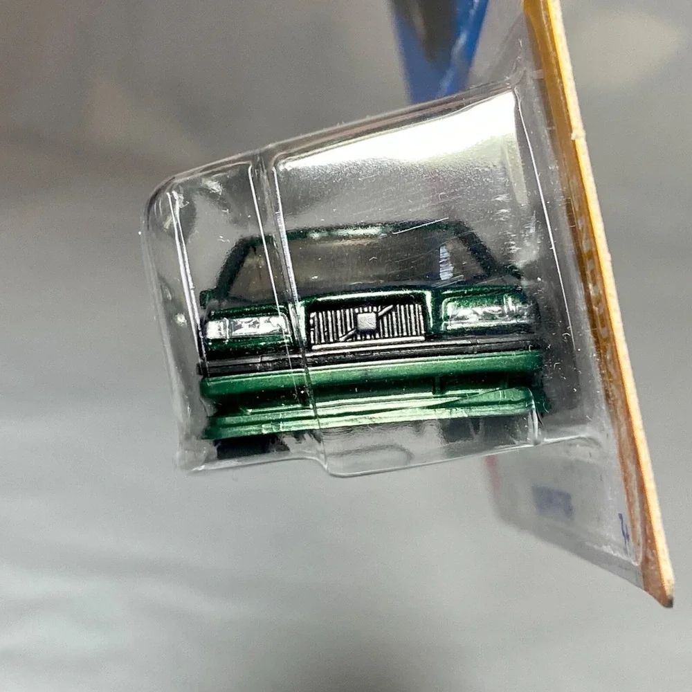 Hot Wheels Volvo 850 Estate 140/250 HW Wagons 2/5 Green 1:64 Die-cast‎ NIP 2022